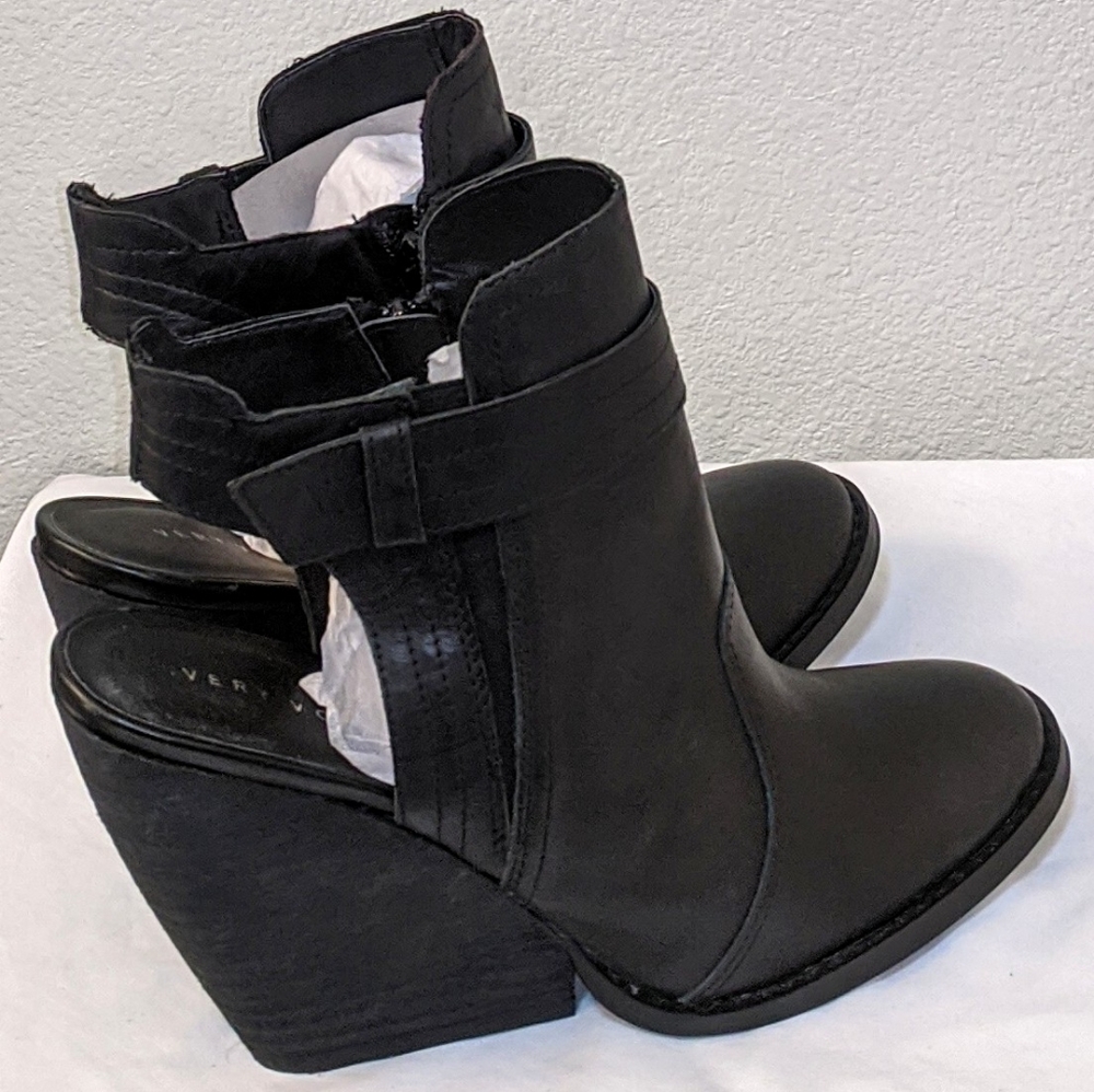 Very Volatile Los Angeles Shoes